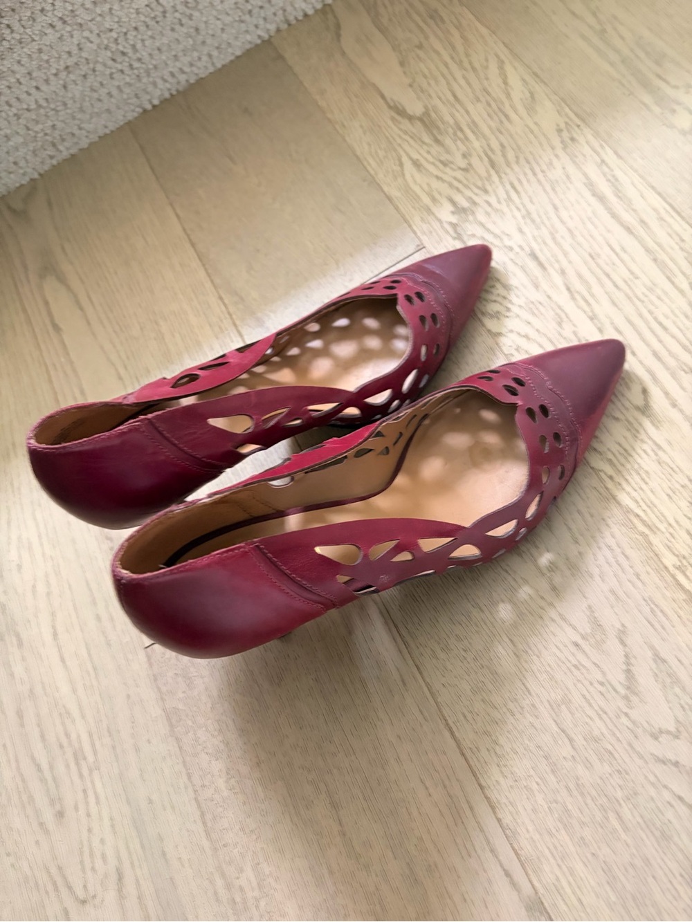 Nine West Burgundy Pointed Toe Cutout Flats